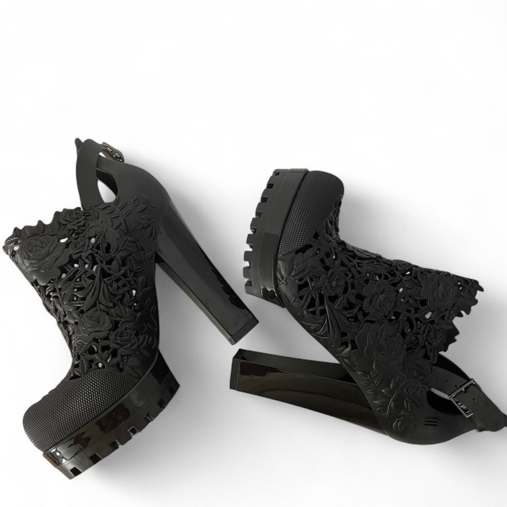 Melissa + Alexandre Herchcovitch Textured Gray heels